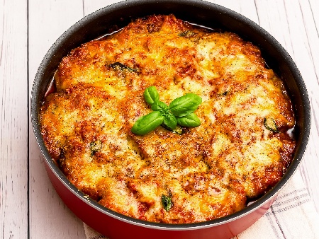 Меланзана - италианска запеканка с патладжан, домати, сирене моцарела и пармезан - снимка на рецептата